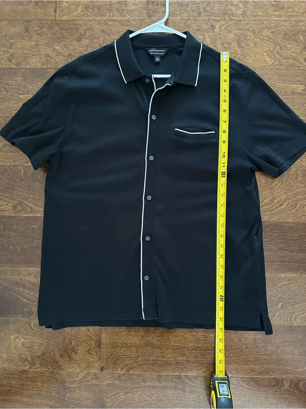 Banana Republic Men’s Luxe Touch Performance Black Short-Sleeve Button-Up Polo
